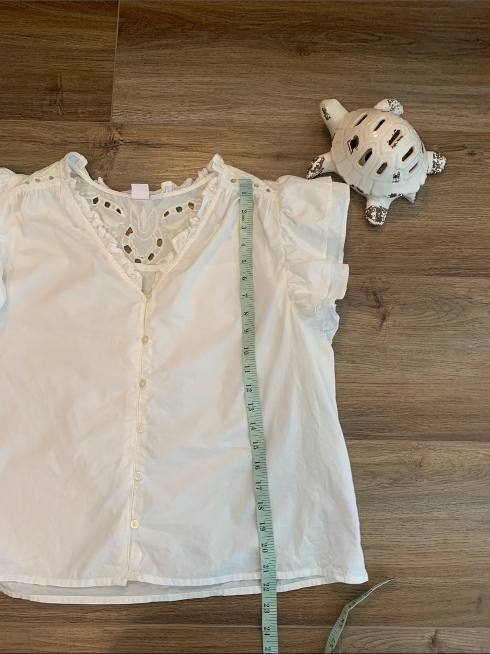 GAP White Eyelet V-Neck Ruffle Sleeve Blouse size -L - Picture 8 of 9
